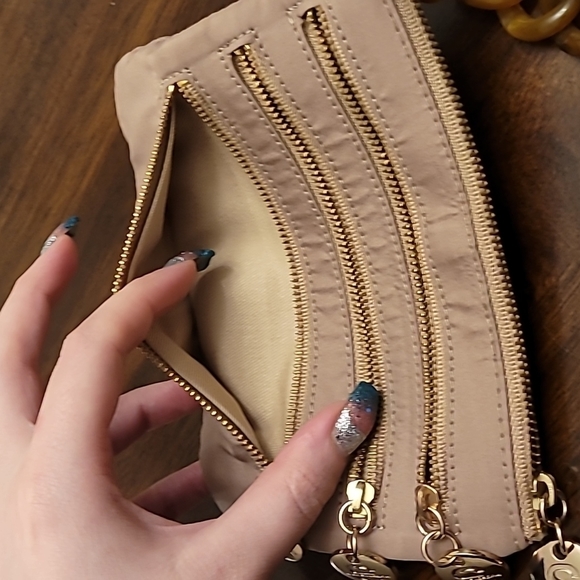 Alexis Hudson wristlet Alexis Hudson wristlet Alexis Hudson wristlet Alexis Huds - Picture 14 of 17